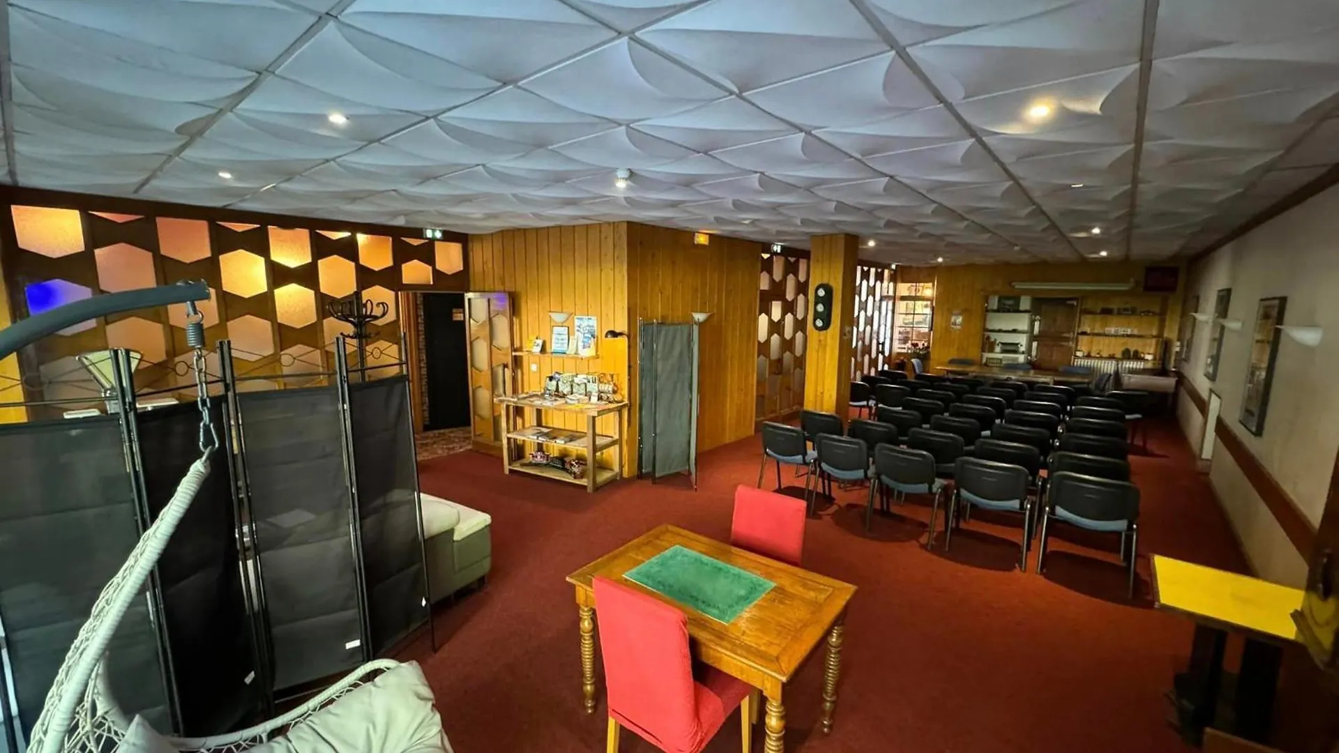 ** Hotel Aparthotel Le Petit Train Bagnères-de-Luchon Frankreich