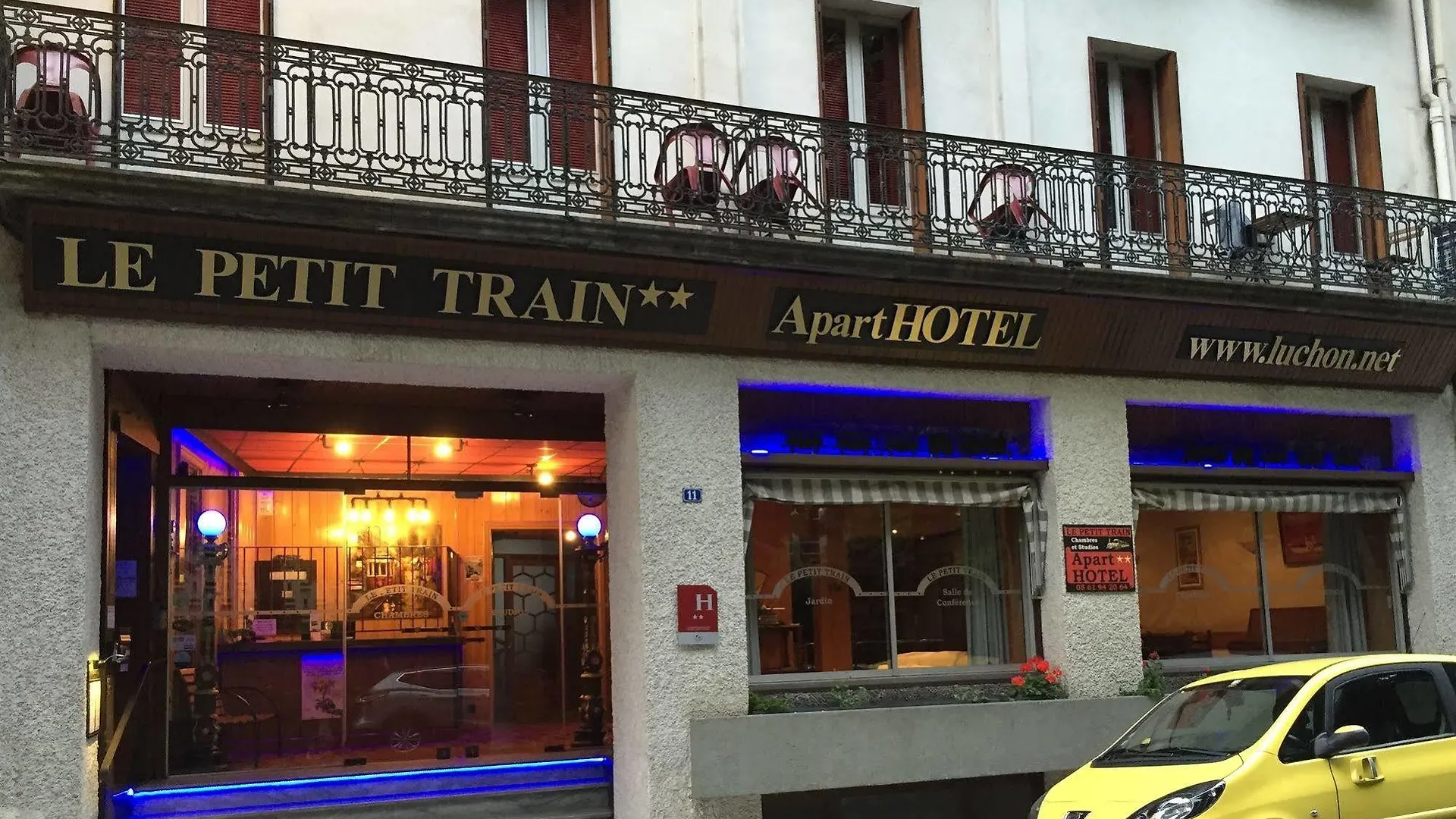 Aparthotel Le Petit Train Bagnères-de-Luchon Hotel