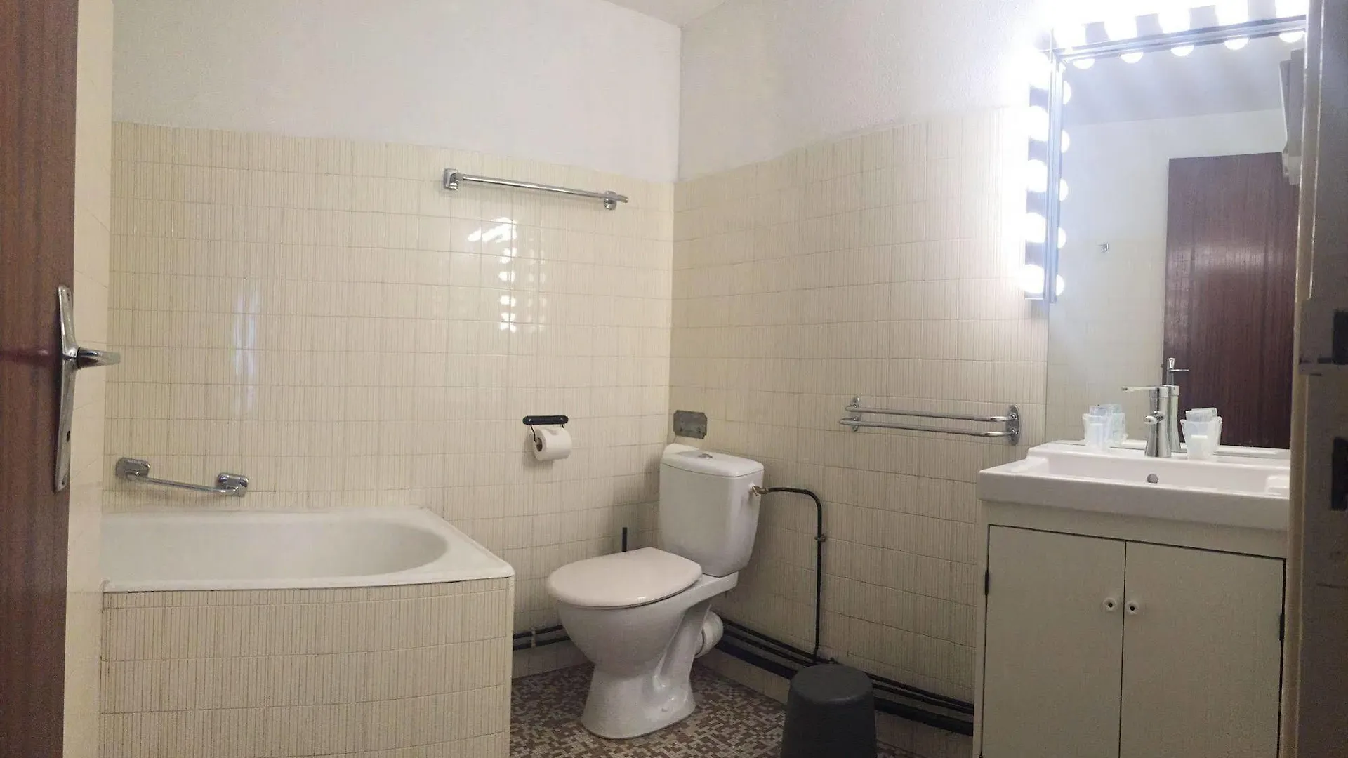 Aparthotel Le Petit Train Bagnères-de-Luchon 2*,  Frankreich